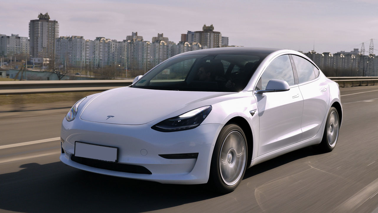 รถไฟฟ้า Tesla model 3